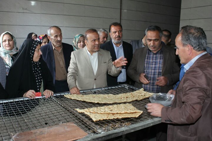 فرماندار: ۴۰ اکیپ مردمی برای نظارت مستمر بر نانوایی‌های ملایر مستقر شدند