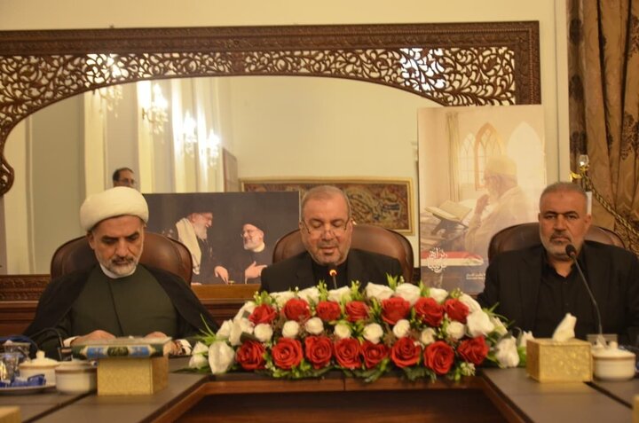 دیدار جمعی از روزنامهنگاران عراقی با سفیر ایران در بغداد سفیر ایران در عراق: قدرت ایران تنها در عرصه نظامی خلاصه نمیشود