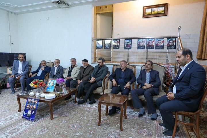 سفر نظارتی کمیسیون امور داخلی به خمین؛ بازدید از مناطق آسیب دیده و دیدار با خانواده شهدا