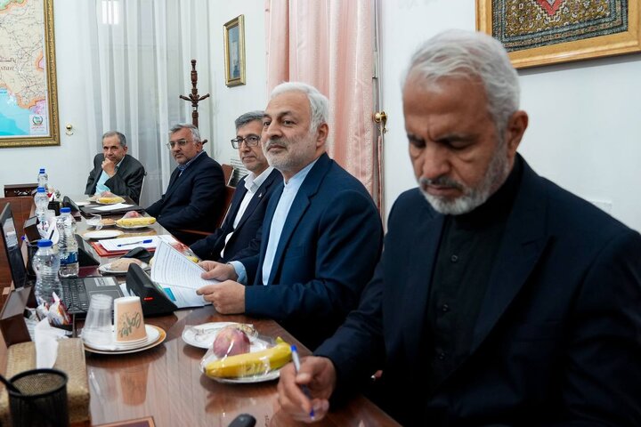 دیدار وزیر راه و شهرسازی با عراقچی