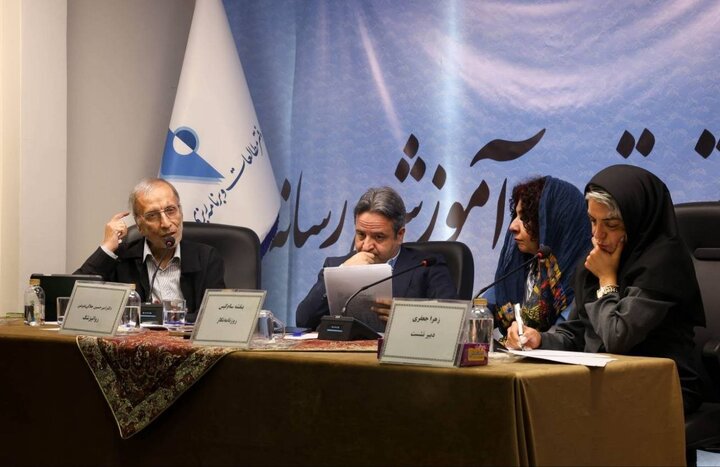 صدای خاموش اخراج و قطعی اینترنت؛ ترومای روزنامه‌نگاران در جنگ