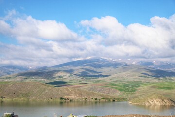 طبیعت اطراف سد اکباتان 