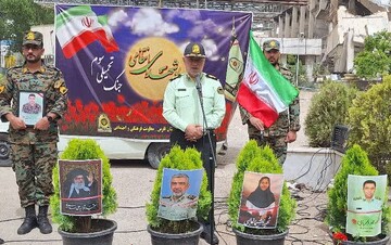 گلباران یادمان شهدای انتظامی فارس در محل حمله دشمن در «جنگ رمضان»
