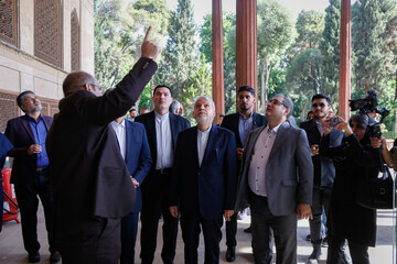 بازدید سید رضا صالحی امیری، وزیر میراث فرهنگی، گردشگری و صنایع دستی از کاخ چهل ستون 