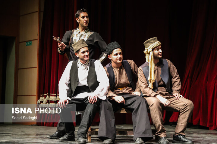نمایش «غریب و شاهصنم» در تبریز به روی صحنه رفت