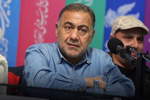 برای خسرو احمدی و حضور همیشگی‌اش در تئاتر