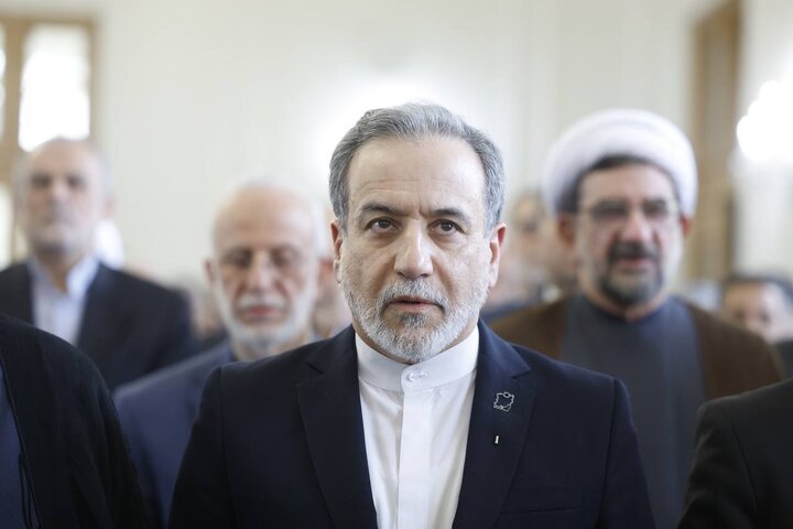 عراقچی: هماهنگ با نظام هستیم/سفارت‌خانه‌ در جنگ دیپلماسی عمومی و رسانه‌ای پیروز شدند