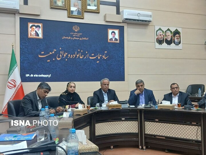 ضرورت توجه به عوامل اقتصادی و فرهنگی مؤثر بر فرزندآوری