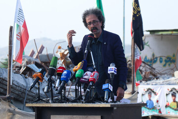 بازدید ۵۷ خبرنگار خارجی از مدرسه شجره طیبه _ میناب