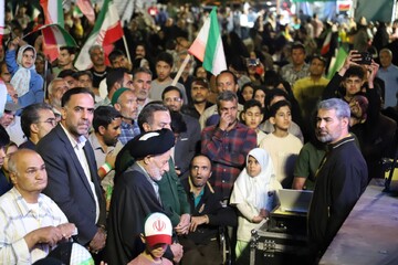 اجتماع بزرگ جهادگران خراسان جنوبی بزرگداشت رهبر شهید و شهدای جنگ خدمت