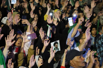 اجتماع بزرگ جهادگران خراسان جنوبی بزرگداشت رهبر شهید و شهدای جنگ خدمت