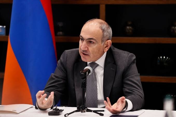 پاشینیان خطاب به مسکو: مگر قرار بود زلنسکی به ارمنستان سفر نکند؟