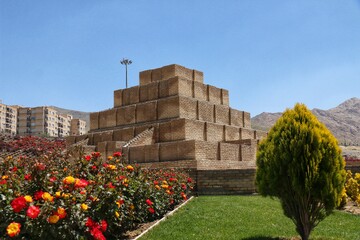 «چغازنبیل نخستین اثر تاریخی ایران در پارک مینی‌ورلد ملایر»