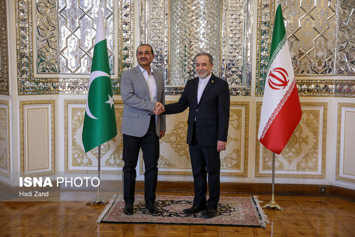 دیدار دوباره فرمانده ارتش پاکستان با وزیر خارجه ایران