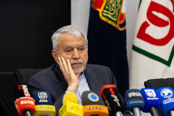  سید رضا صالحی امیری، وزیر میراث فرهنگی در رونمایی از الواح آثار ملموس و ناملموس جنگ