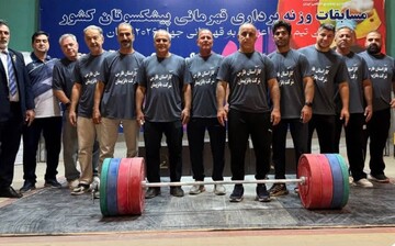نایب قهرمانی پیشکسوتان وزنه‌برداری فارس در کشور