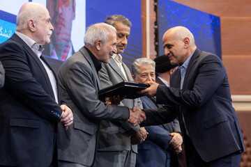 تجلیل از برگزیدگان یازدهمین دوره جشنواره فرهیختگان در چهل و چهارمین سالگرد تاسیس دانشگاه آزاد اسلامی