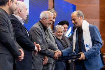 تجلیل از برگزیدگان یازدهمین دوره جشنواره فرهیختگان در چهل و چهارمین سالگرد تاسیس دانشگاه آزاد اسلامی