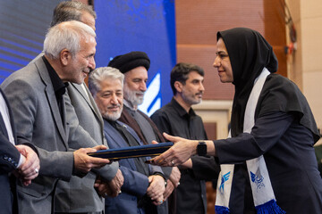 تجلیل از برگزیدگان یازدهمین دوره جشنواره فرهیختگان در چهل و چهارمین سالگرد تاسیس دانشگاه آزاد اسلامی