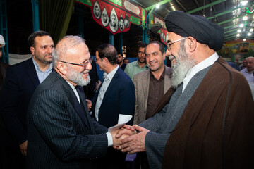 منوچهر متکی، وزیر اسبق امور خارجه و آیت‌الله یوسف طباطبای‌نژاد امام جمعه و نماینده ولی فقیه استان اصفهان درمراسم گرامیداشت شهید علی لاریجانی - اصفهان