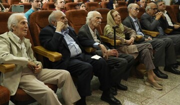 نگه‌دارنده کاخ بلند پارسی!