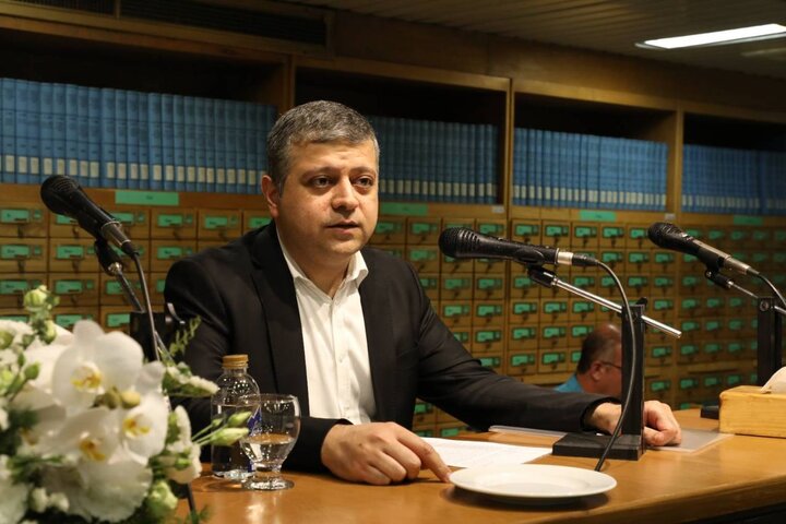 مردی که همه زندگی را وقف شاهنامه کرد