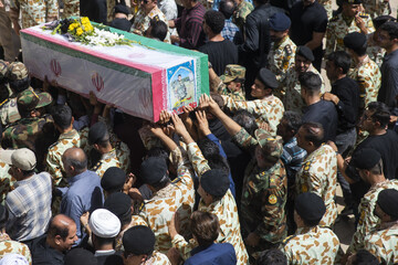 تشیع پیکر مطهر سروان  محمد آزادی شهید تیپ 55 هوابرد - حرم مطهر شاهچراغ (ع)