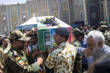 تشیع پیکر مطهر سروان  محمد آزادی شهید تیپ 55 هوابرد - حرم مطهر شاهچراغ (ع)