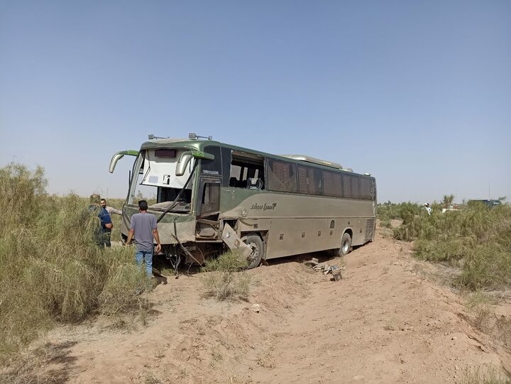 سانحه برای اتوبوس زائران عراقی در قم ۱۳ مصدوم برجا گذاشت