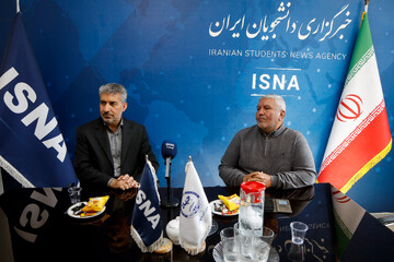 ضعف سیاست‌گذاری‌های داخلی، بسترساز فشار اقتصادی دشمن/اقتصاد مقاومتی مشکل‌گشای اقتصاد ایران