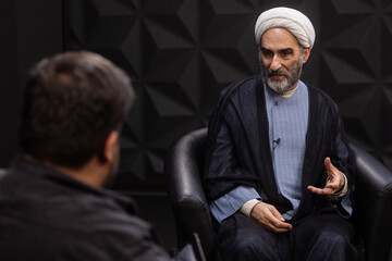 ویدیو/مبلغی: آیت‌الله سیدمجتبی خامنه‌ای شخصیتی اخلاقی، متواضع و باهوش هستند
