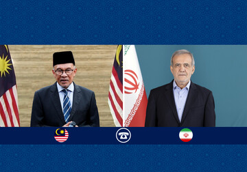 تاکید سران ایران و مالزی بر تقویت همکاری‌های جهان اسلام و توسعه روابط دوجانبه