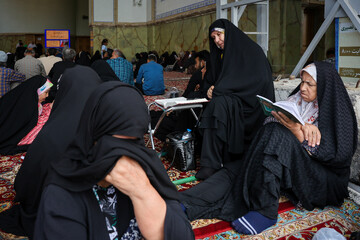 نجوای بندگی در ضیافت عرفه - حرم مطهر رضوی