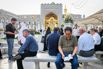 نجوای بندگی در ضیافت عرفه - حرم مطهر رضوی