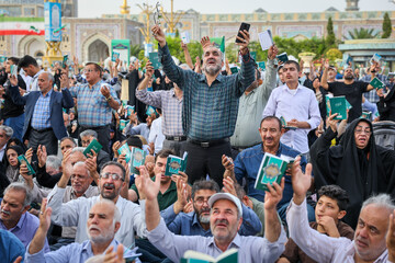نجوای بندگی در ضیافت عرفه - حرم مطهر رضوی