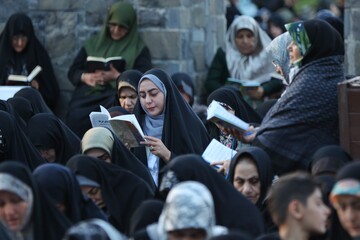 نجوای بندگی در ضیافت عرفه همدان