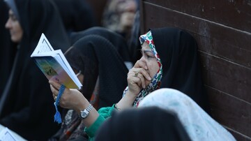 نجوای بندگی در ضیافت عرفه همدان