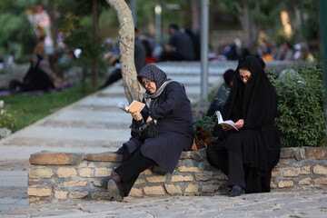 نجوای بندگی در ضیافت عرفه همدان