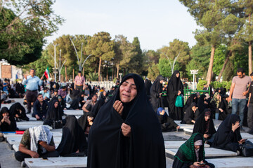 نجوای بندگی در ضیافت عرفه - گلستان شهدا اصفهان