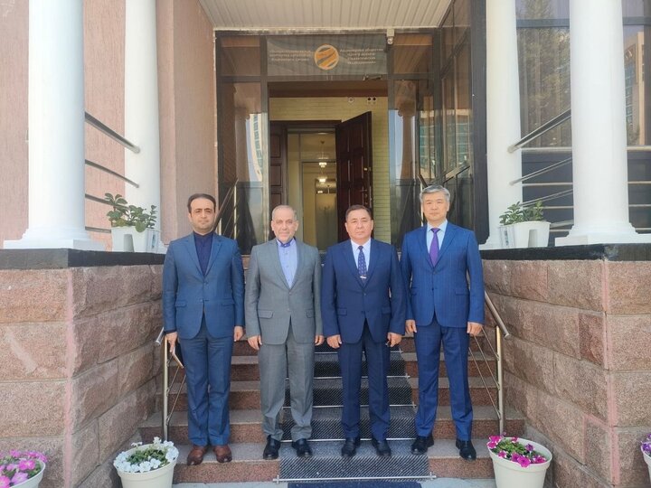 دیدار سفیر ایران با یک مقام وزارت دفاع قزاقستان