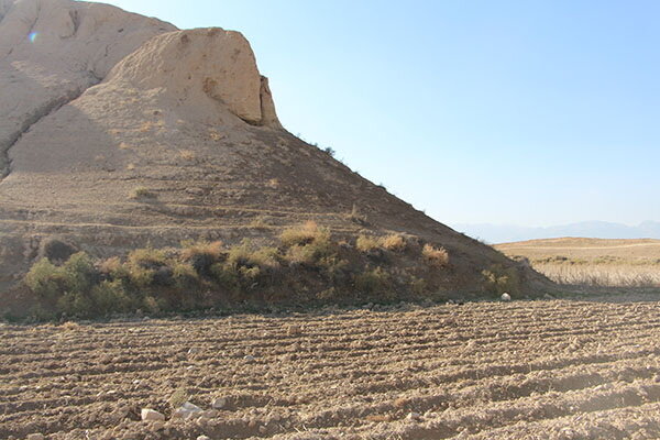 تلِ ضحاک آب می‌رود! + عکس