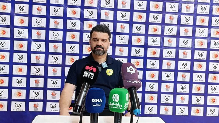 پیروزی تیم بسکتبال نفت آبادان برابر استقلال تهران