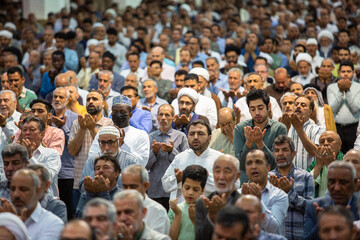 اقامه نماز عید سعید قربان - حرم حضرت فاطمه معصومه(س)