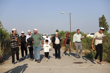 اقامه نماز عید قربان در آیین عید قربان روستای نیاز آباد