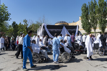 طواف نمادین کعبه در آسایشگاه کهریزک البرز