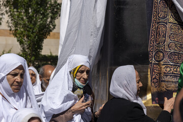 طواف نمادین کعبه در آسایشگاه کهریزک البرز