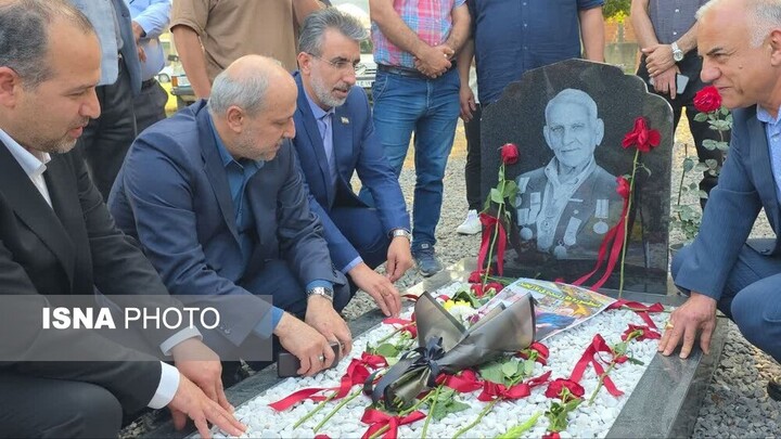 مناف هاشمی: راه بزرگان کشتی ایران با همت جوانان ادامه می‌یابد