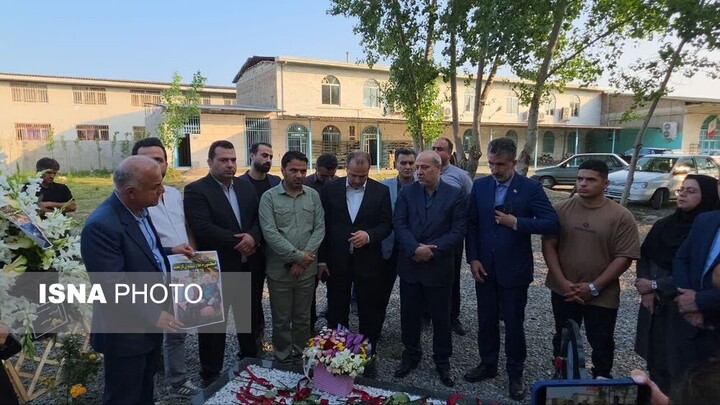 مناف هاشمی: راه بزرگان کشتی ایران با همت جوانان ادامه مییابد