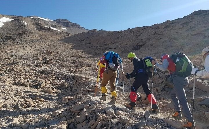 نفوذ توده هوای گرم و خطر گرمازدگی کوهنوردان در اکثر مناطق کوهستانی
