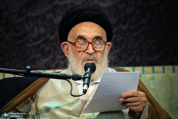 آیت‌الله العظمی دستغیب به سیدمحمد خاتمی تسلیت گفت
